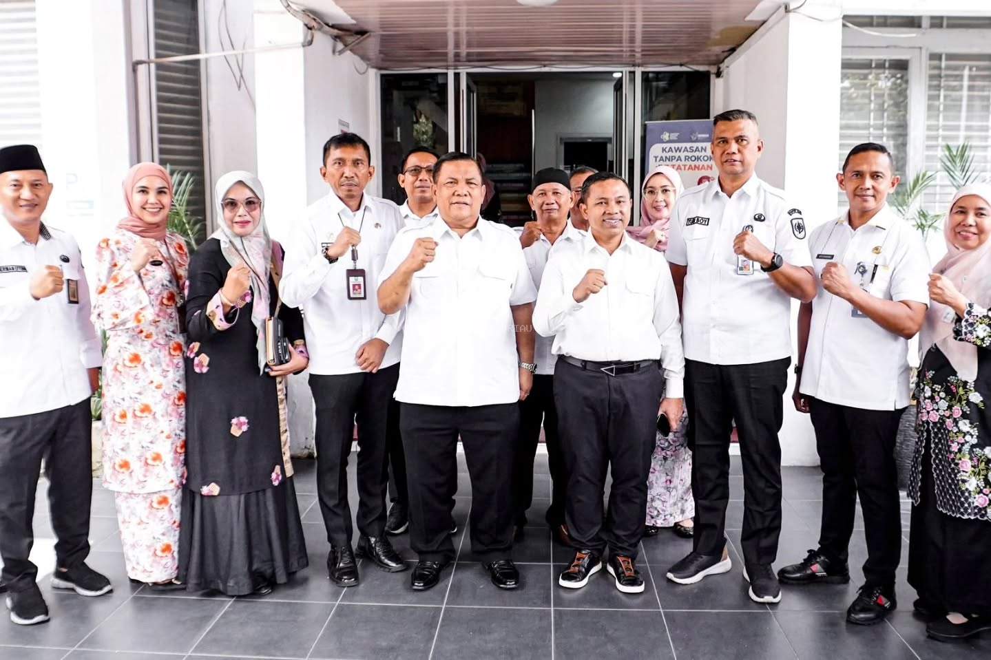 Menghadiri Kunjungan Kerja Gubernur dan Wakil Gubernur Riau Ke Dinas Kesehatan Provinsi Riau